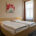 Olympia Hotel 3*