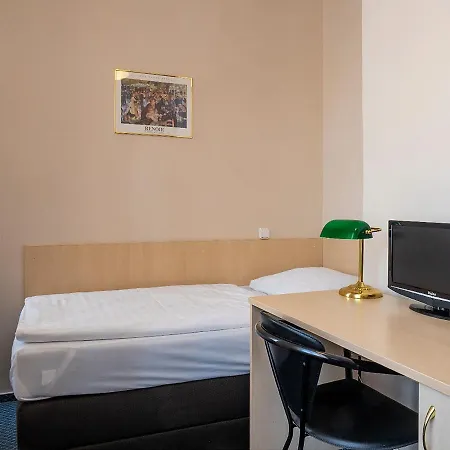 Olympia Hotel 3*
